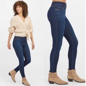 SPANX NWT Ankle Skinny Jeans in Midnight Shade size Small.